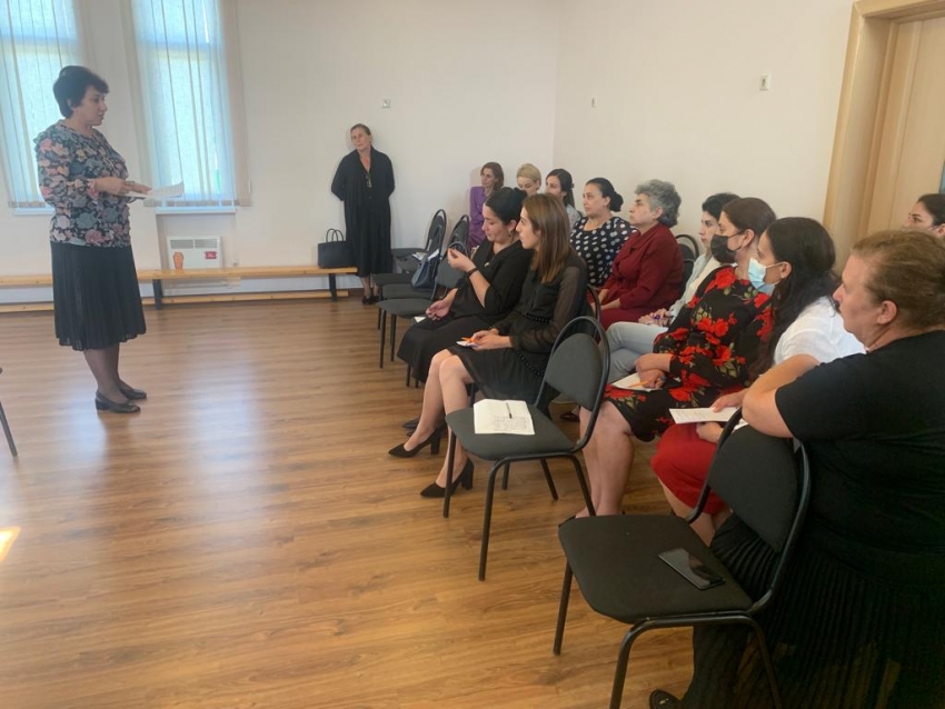 20.09.2021-21.09.2021ш. рзы араион аҿы имҩаԥган асеминар ашколқәранӡатәи аусбарҭақәа русзуҩцәа рзы, ааӡаҩцәа ҿарацәа рԥышәа аизырҳареи аметодикатә цхыраара рыҭареи ирызкыз. Асеминар амҩаԥгаҩ :Гәдоуҭатәи аҵара аҟәша азҟаза - Џьениа Р.У.